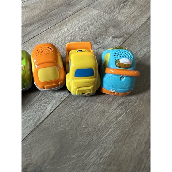 Vtech Go Go Smart Wheels - Airplane, Convertible, Dump Truck, Race Car and Van - Picture 6 of 7